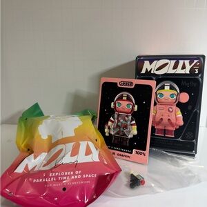 Popmart Mega Space Molly Series 3. Graffiti.
